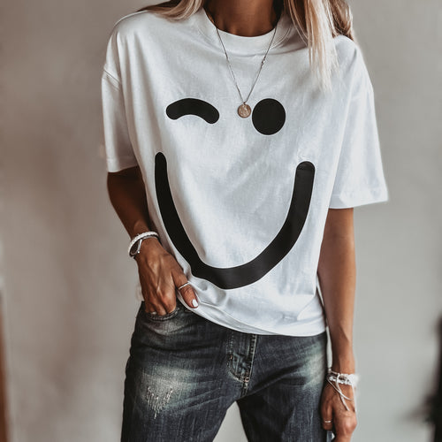 WHITE smiley t shirt *relaxed style*