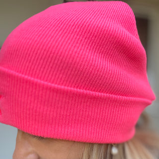 Neon pink STAR beanie *NEW*