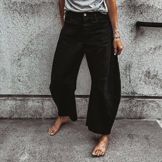 Black Barcelona barrel jeans *NEW*