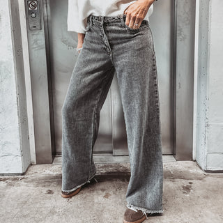 Wizz GREY jeans *NEW*