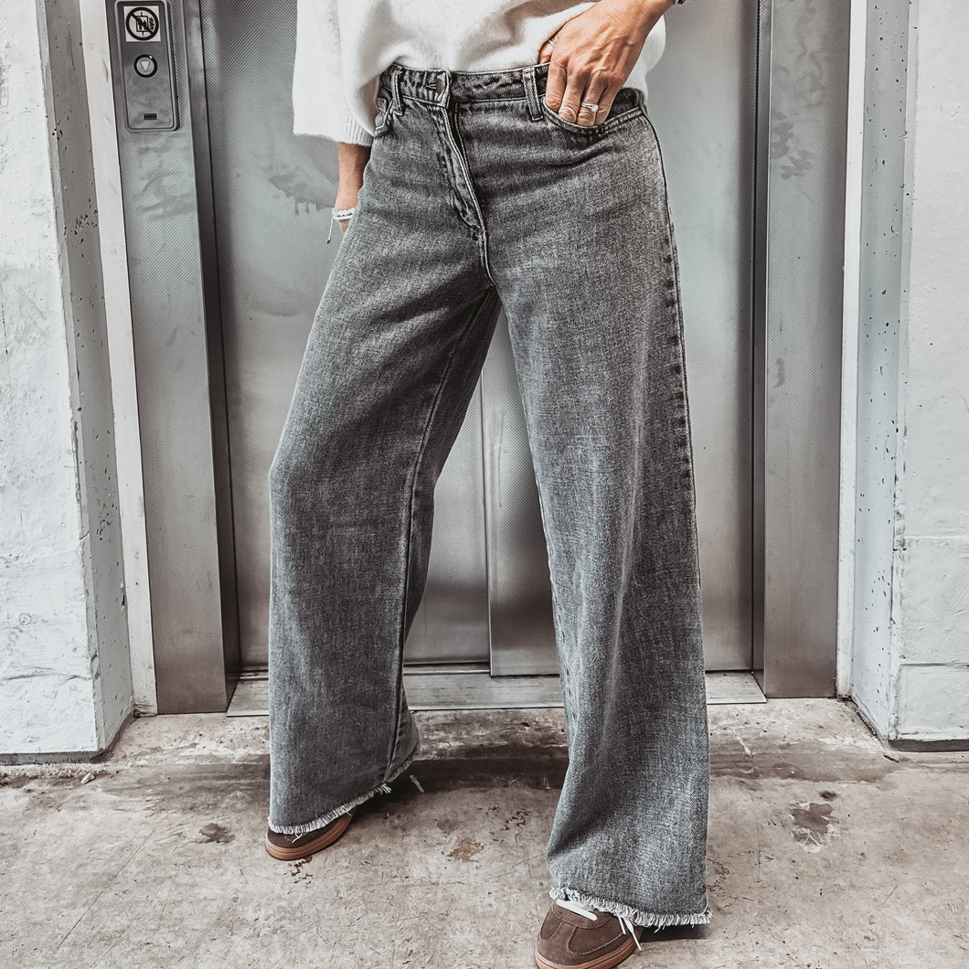 Wizz GREY jeans *NEW*