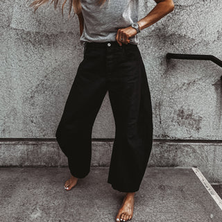 Black Barcelona barrel jeans *NEW*