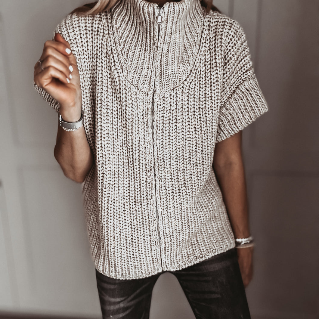 BEIGE Zip knit *NEW*
