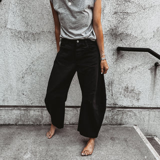 Black Barcelona barrel jeans *NEW*