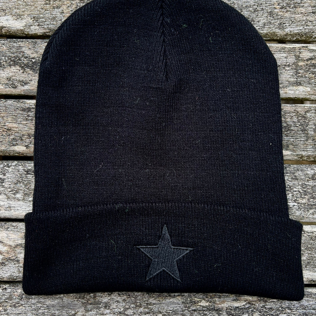 Black STAR beanie *NEW*