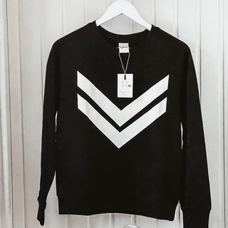White double chevron black sweatshirt *relaxed style*