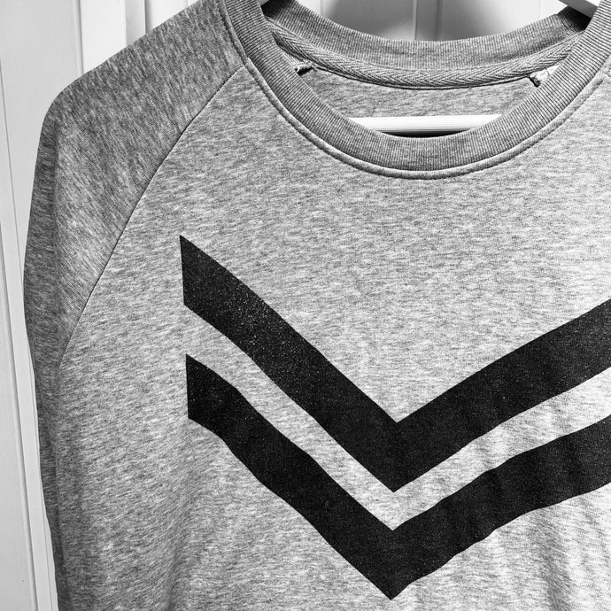 Grey chevon sweatshirt (M, size 12)