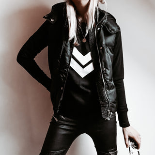 White double chevron black sweatshirt *relaxed style*