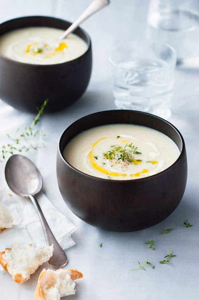 Super simple winter warming cauliflower soup!