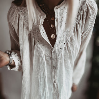 VINTAGE WHITE floaty flower blouse *NEW*