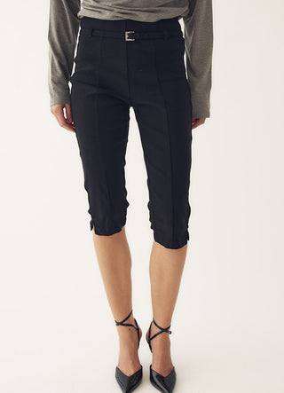 Black Capri pants *NEW*