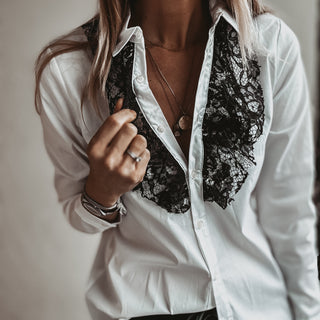 WHITE / BLACK contrast lace ruffle Blouse