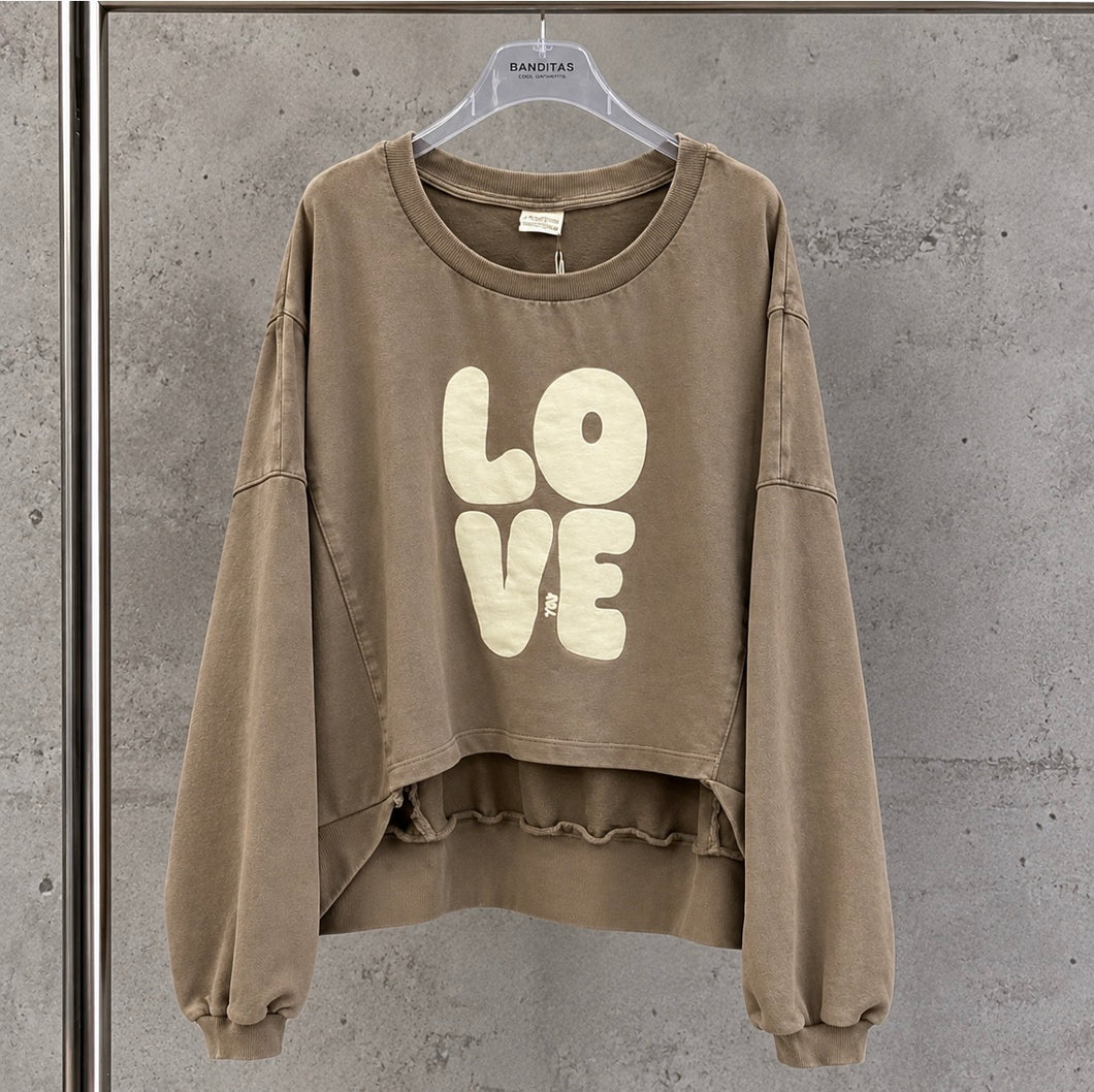 Beige cropped LOVE sweatshirt *relaxed style*