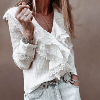 VINTAGE WHITE frilly lace blouse *NEW*