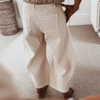 Beige Barcelona barrel jeans *NEW*