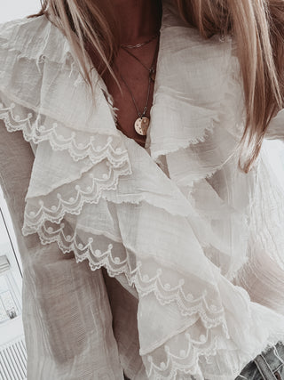 VINTAGE WHITE frilly lace blouse *NEW*