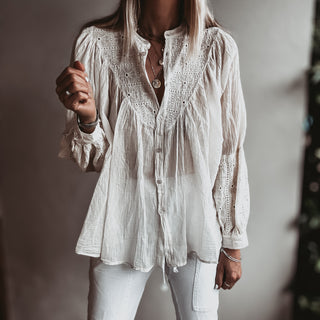 VINTAGE WHITE floaty flower blouse *NEW*