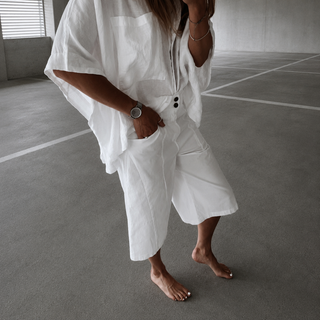 White Bermuda shorts *NEW*