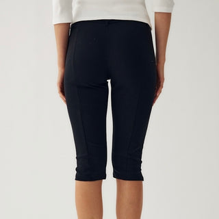 Black Capri pants *NEW*