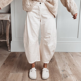 Beige Barcelona barrel jeans *NEW*