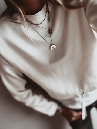 Native slightly cropped CREAM sweatshirt *relaxed style*