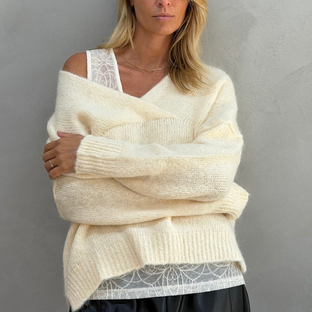 Vintage white Millie crossneck jumper *NEW*