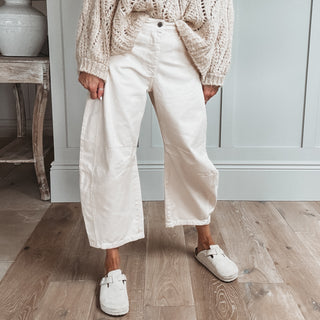 Beige Barcelona barrel jeans *NEW*