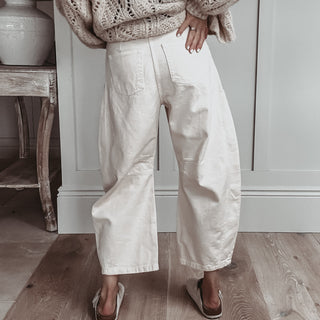 Beige Barcelona barrel jeans *NEW*
