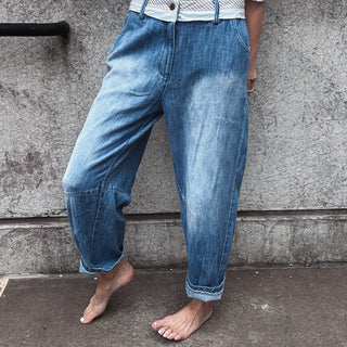 All about the waistband  blue jeans *NEW*