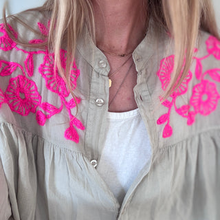 Crossville Neon pink Flowers blouse *NEW*