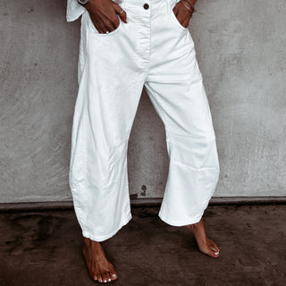 White Barcelona barrel jeans *NEW*