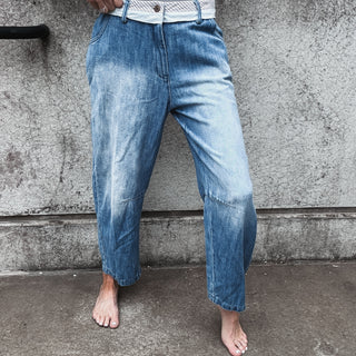 All about the waistband  blue jeans *NEW*