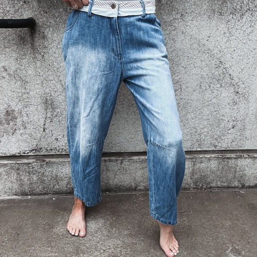 All about the waistband  blue jeans *NEW*