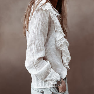 VINTAGE WHITE frilly lace blouse *NEW*