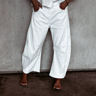 White Barcelona barrel jeans *NEW*