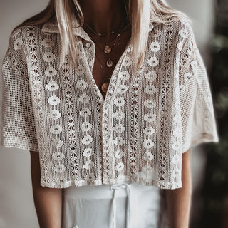 VINTAGE WHITE flower short sleeved blouse *NEW*
