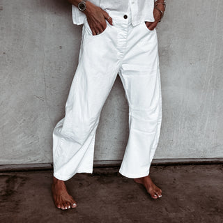 White Barcelona barrel jeans *NEW*