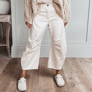 Beige Barcelona barrel jeans *NEW*