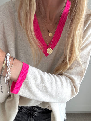 Ganu v neck knit *NEW*