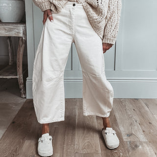 Beige Barcelona barrel jeans *NEW*