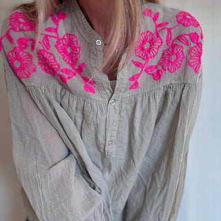 Crossville Neon pink Flowers blouse *NEW*