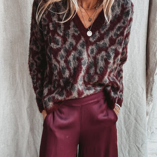 BURGUNDY leopard v neck jumper *NEW*