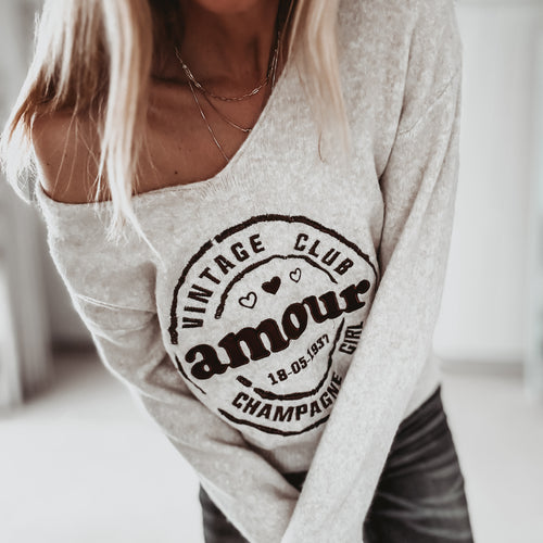 Amour V neck knit *NEW*