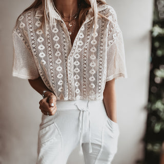 VINTAGE WHITE flower short sleeved blouse *NEW*