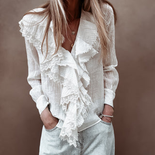 VINTAGE WHITE frilly lace blouse *NEW*