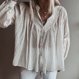 VINTAGE WHITE floaty flower blouse *NEW*
