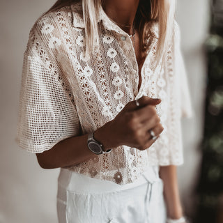 VINTAGE WHITE flower short sleeved blouse *NEW*