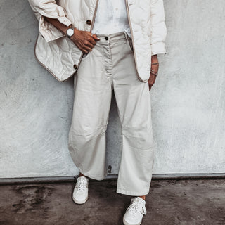 Beige Barcelona barrel jeans *NEW*