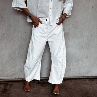 White Barcelona barrel jeans *NEW*