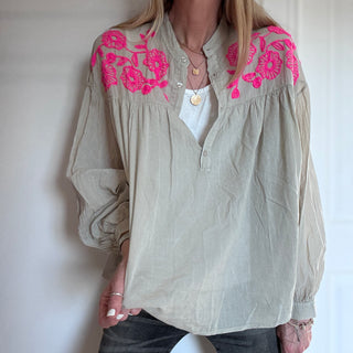 Crossville Neon pink Flowers blouse *NEW*